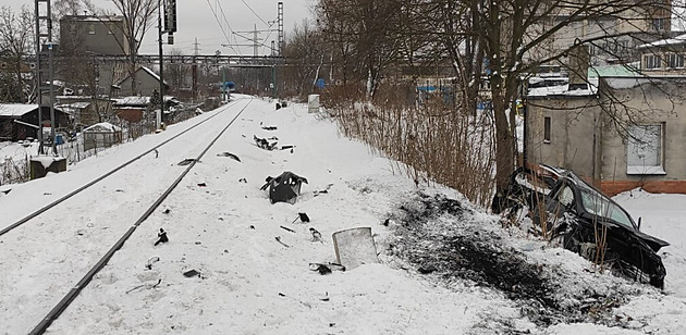 Inspekce zjistila, že muž vjel před vlak na červenou. Zemřely jeho dvě děti