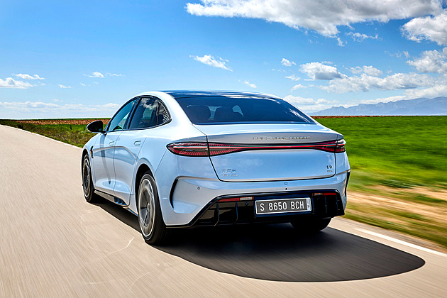 GLOSA: Kolik aut se vlastně vyrobí? Dlouhé počítání je záměr, nebo šlendrián