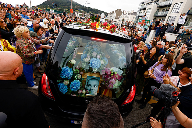 Pohřeb Sinéad O’Connorové v irském Bray doplní smuteční průvod