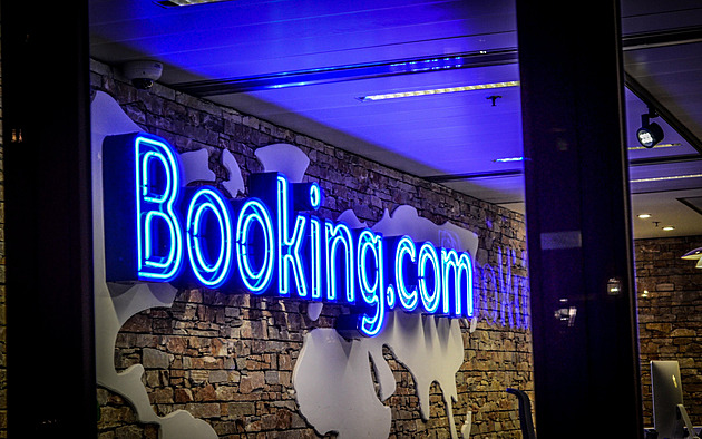 Booking.com dostal ve Španělsku pokutu 10 miliard korun. Nutil hotelům své ceny