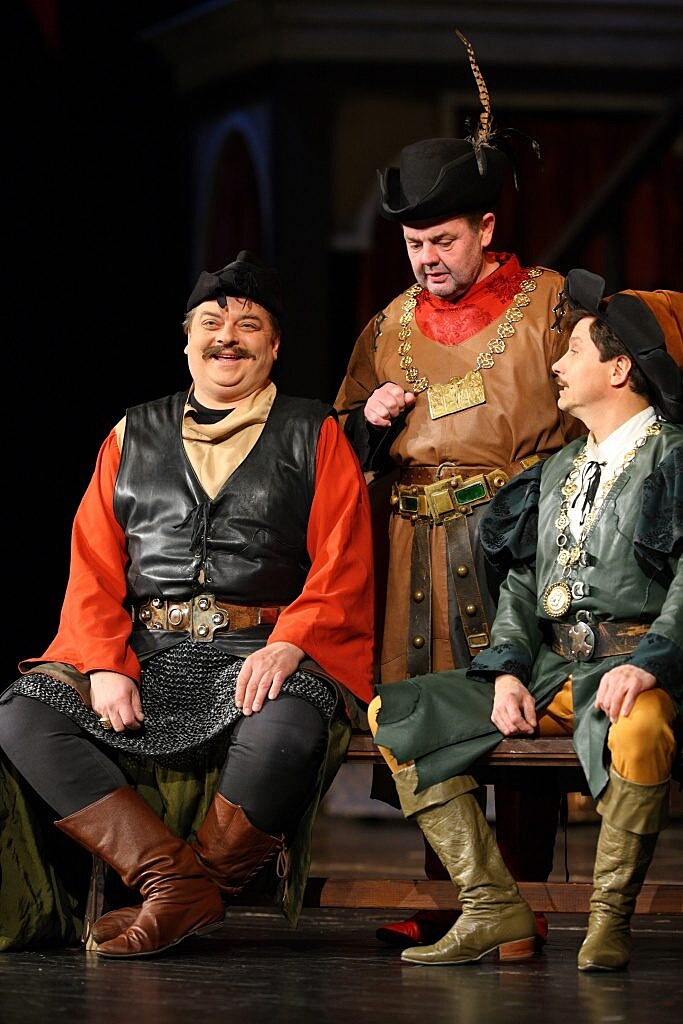 Mojm�r Mad�ri� v divadle