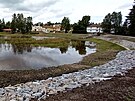 Bahnitý rybník ve Svratce zmnila oprava v ráj pro ivoichy i rekreanty