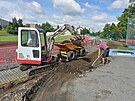 Na Stadionu ml�de�e ve Zl�n� se p�ipravuje nov� osv�tlen�. (srpen 2023)