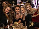 Hosté 1.roníku Moto Gala Night, partnerky motokrosových závodník (zleva:...