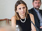 Kandidátka na ústavního soudce Veronika Kesanová pi jednání výboru pro...