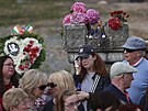 Lidé truchlí ped domem zesnulé irské zpvace Sineád O'Connorové v den jejího...