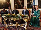 Prezident Petr Pavel a mosambický prezident Filip Nyusi spolu s prvními dámami...