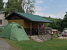 Kemp Velkopa�ezit� nab�z� jak m�sta pro stany nebo karavany, tak n�kolik typ�...