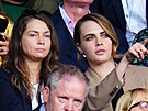 Leah Masonová a Cara Delevingne na Wimbledonu (Londýn, 10. ervence 2023)