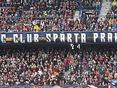Sparťanští fanoušci během ligového utkání proti Pardubicím