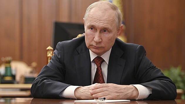 Rusk prezident Vladimir Putin na setkn s pedstaviteli Rady federace v Kremlu (1. srpna 2023)