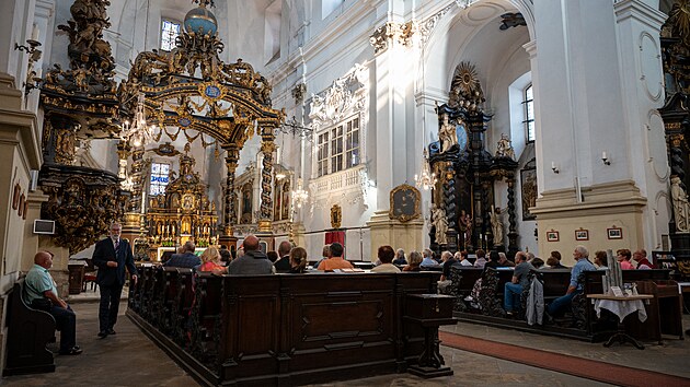 Pohled do baziliky Panny Marie Sedmibolestn� v Bohosudov� na Teplicku