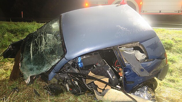 Dopravn� nehoda mopedauta Aixam a �kodovky.