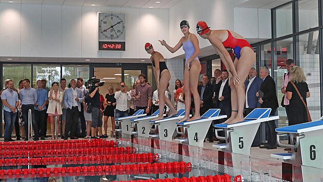 Karvinsk� kryt� baz�n pat�� po pr�v� dokon�en� rekonstrukci k nejmodern�j��m v �esku.