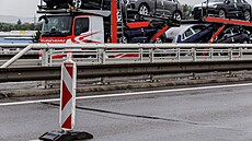 Kolony. �astý obrázek na �eských dálnicích.