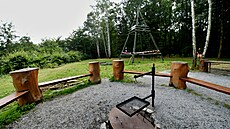 Rozhledna u Markvartic na D��ínsku den po ne�t�stí, kdy se z ní z�ítilo n�kolik...