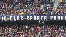 Sparťanští fanoušci během ligového utkání proti Pardubicím