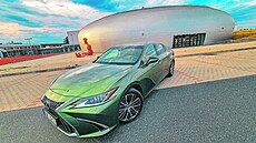 Zelená metalíza je za p�íplatek 30 tisíc. Podívejte se, jak vypadá v...