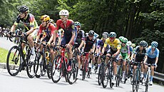 Jakub Otruba na ele pelotonu ve stoupání bhem tvrté etapy Czech Tour