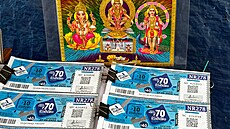 Losy státní loterie státu Kérala v jihozápadní Indii. Práv v ní se tstí...