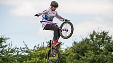 �eská reprezentantka Iveta Miculy�ová postoupila na cyklistickém mistrovství...