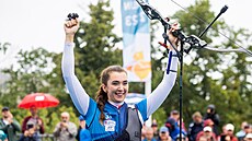 Lukost�elkyn� Marie Horá�ková se raduje z titulu mistryn� sv�ta..