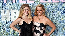 Kabelky a perky sice nadlají plno parády, nejhavjí doplnk letoního...