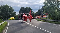 Srá�ku osobního a nákladního vozu u Studénky nep�e�il jeden �idi�. Zasahoval i...