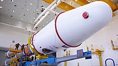 Dokonovací práce ped vyputním ruské msíní sondy Luna-25.