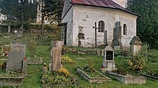 V roce 1574 stál na míst� dne�ní kaple d�ev�ný kostelík, kolem n�j� postupn�...