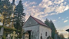 P�esto�e kaple chátrala, dokázala se udr�et a� do roku 1989, kdy ji objevil...