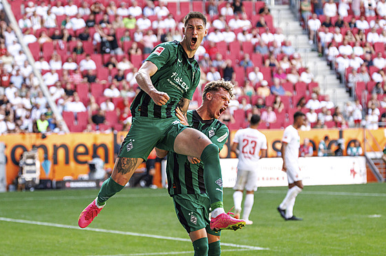Útoník Tomá vanara z Borussie Mönchengladbach se raduje ze svého gólu.