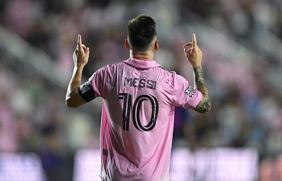 Lionel Messi z Miami se raduje ze své trefy ve tvrtfinále Leagues Cupu proti...
