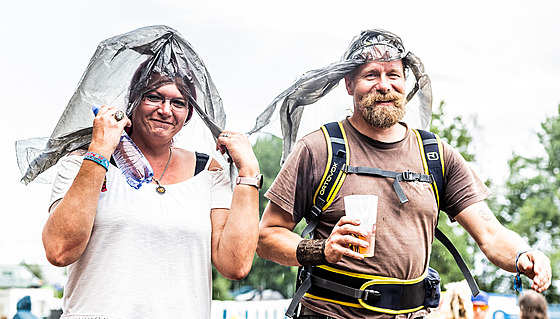 Ani dé�� nezkazil náv�t�vník�m festivalu Trutnoff dobrou náladu. (18. srpna...