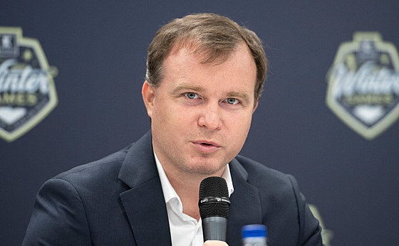 �editel hokejové extraligy Martin Loukota.