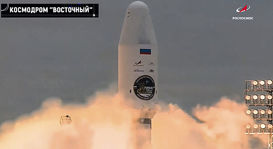 Rusko vyslalo z kosmodromu Vostonyj raketu Sojuz 2.1b s modulem Luna-25, který...