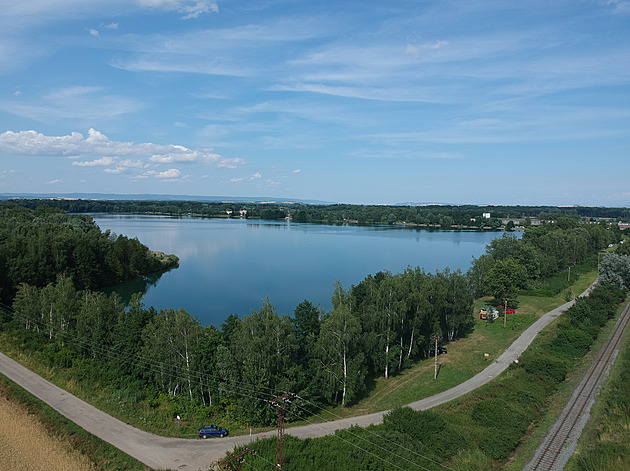 Letní putování s Technetem: Na místě polního letiště je dnes jezero