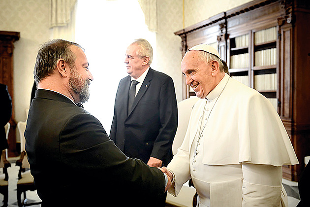 Comeback Hynka Kmoníčka. Dřív ho chtěli „poslat na Mars“, teď obsadí vlivný post