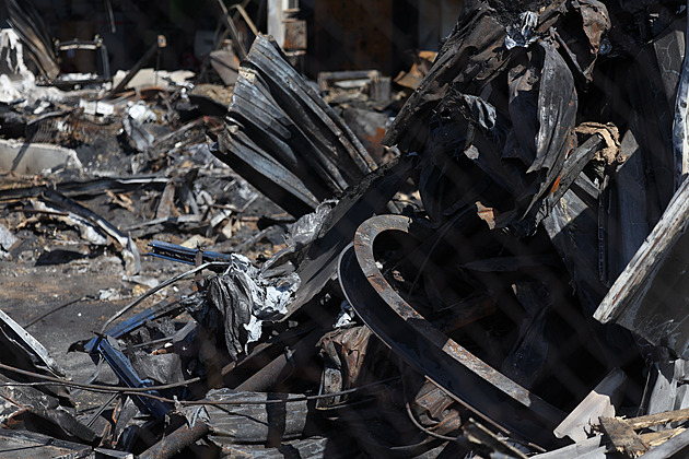 Kolínská fabrika Toyoty zastavila výrobu, chybí jí díly ze shořelé továrny