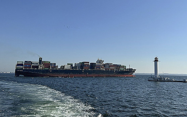 Z Ukrajiny už plulo šest lodí bez ruského souhlasu. Musí se chtít, míní Zelenskyj