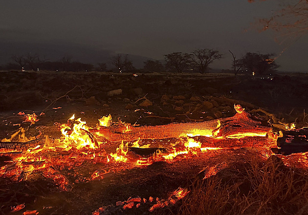 Na havajském ostrově Maui se evakuuje další město, požár má už 80 obětí
