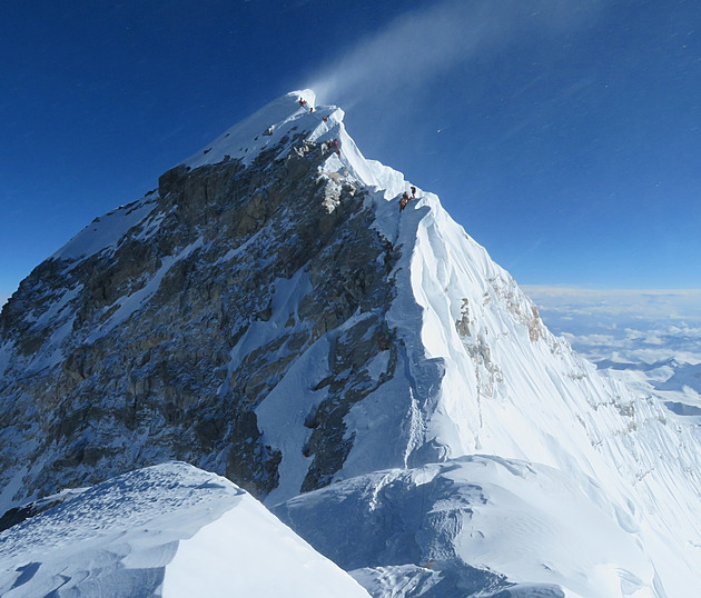 Nejvyšší hora za 360 tisíc. Nepál prudce zdražil poplatky za výstup na Everest