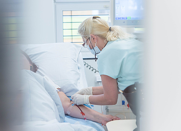 Hodiny na dialýze jsou o něco příjemnější, nemocnice opravily oddělení