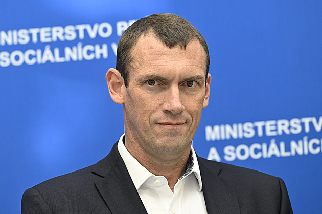 Piráti podali trestní oznámení na šéfa IT z Jurečkova resortu. Hovoří o střetu zájmů