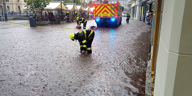 STALO SE DNES: Západ Česka zasáhly bouřky. V Argentině po volbách rostou ceny