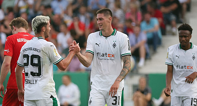 Čvančara pomohl dvěma góly Mönchengladbachu do druhého kola Německého poháru