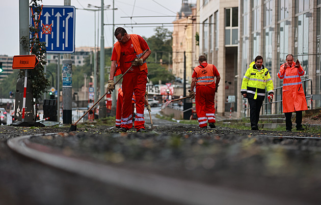 Bouřky udeřily v horských oblastech. Drží se na místě, hrozí bleskové povodně