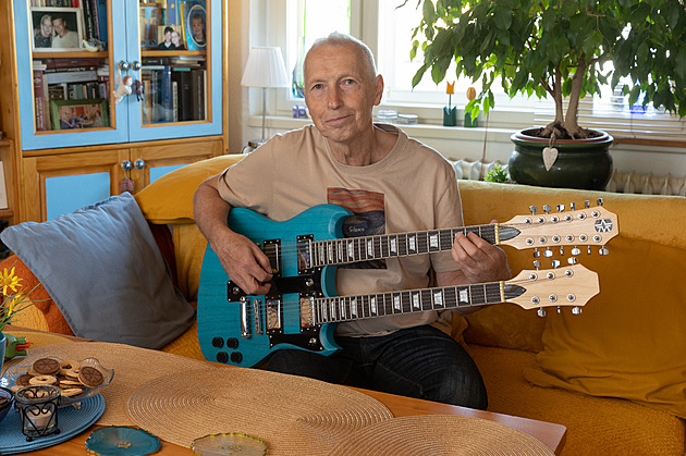 Slavný skladatel je šťastný na Žižkově. Terasa a krb jsou splněným snem