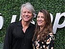 Celo�ivotní lásku si slíbili i Jon Bon Jovi a jeho �ena. Potkali se na st�ední...