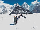 K2 je nejvyí hora pohoí Karákóram v Asii, nejvyí hora Pákistánu a druhá...